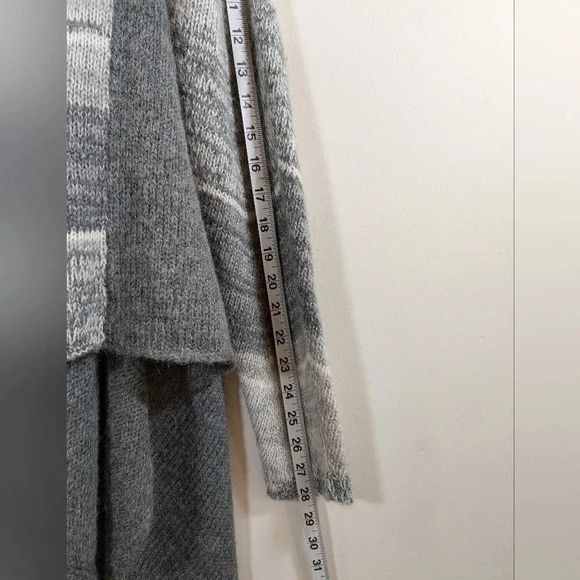 Sisters, women's wool blend knit open front cardigan gray NWT , size M/L - Picture 3 of 7